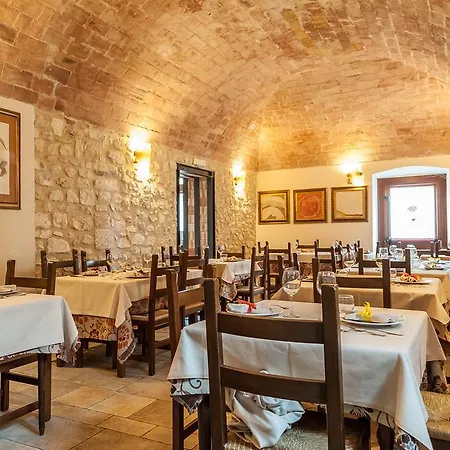 La Di Mariella Dal 1950 Gasthof Poggio Picenze