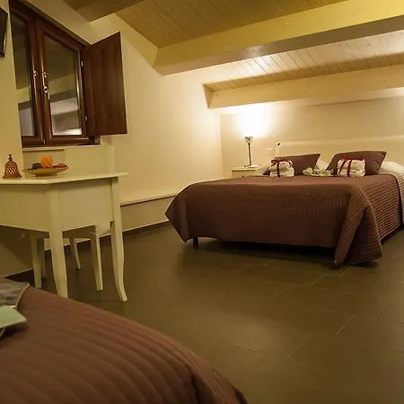 La Di Mariella Dal 1950 3* Poggio Picenze