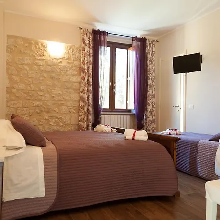 La Di Mariella Dal 1950 3* Poggio Picenze