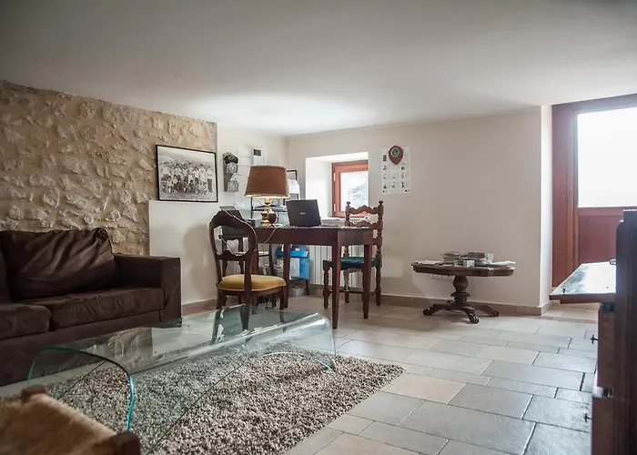 Konukevi La Di Mariella Dal 1950 Poggio Picenze